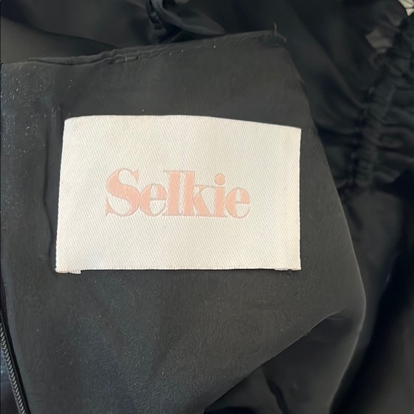 Selkie Black Puff Sleeve Dress - Picture 3 of 4